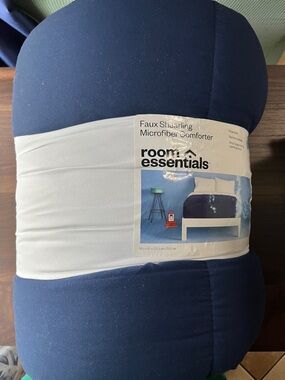 Room Essentials Navy Faux Shearling Comforter